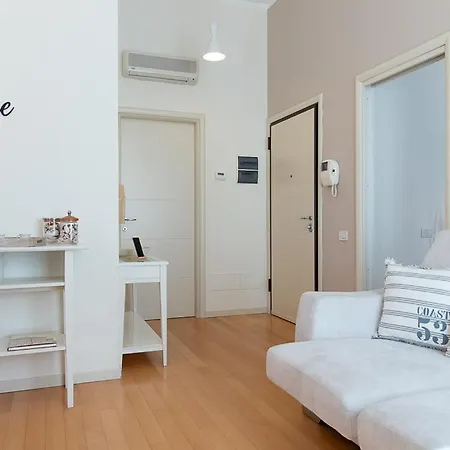 Zara D'Amare A Pesaro 10 Metri Dalla Spiaggia By Yohome Exterior photo