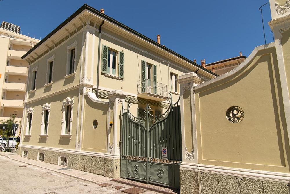 Zara D'amare A 10 Metri Dalla By Yohome Apartment