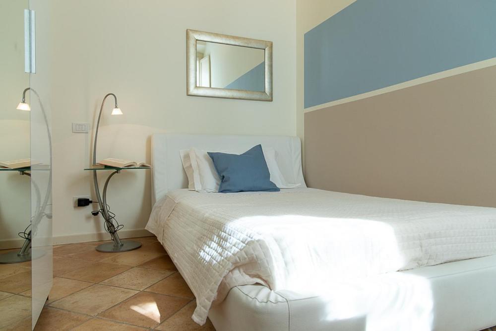 Zara D'amare A 10 Metri Dalla By Yohome * Pesaro